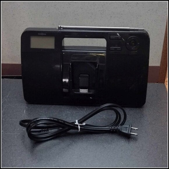 Insignia Ipod Boombox - Picture 1 of 12